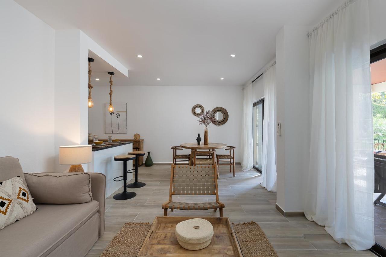Amazing Beach House With Balcony Lagos Exterior photo